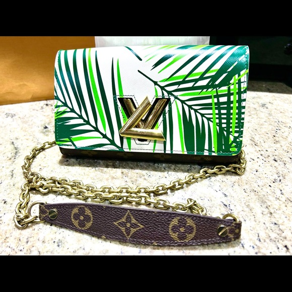 LOUIS VUITTON PALM TWIST MONOGRAM WALLET ON CHAIN - Picture 2 of 16